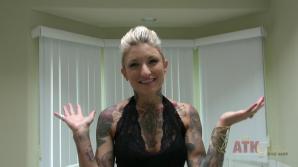 ATK Galleria Kate Wolf in amateur travelogue