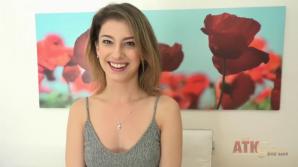 ATK Galleria Kristen Scott in masturbation